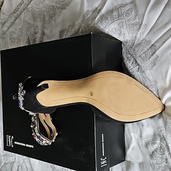 Rhinestone and gem encrusted pumps - Picture 4 of 6